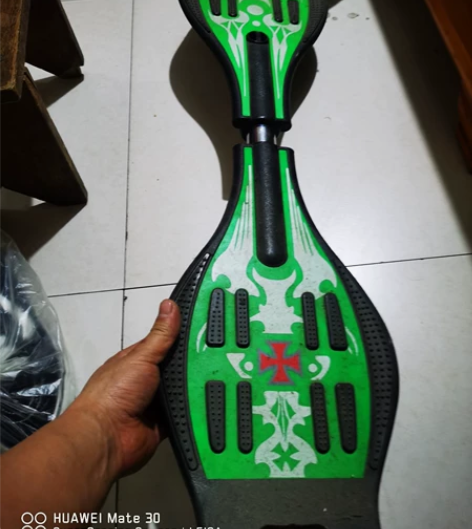 蛇形滑板很少玩，小孩不喜欢…本地自提 感兴...