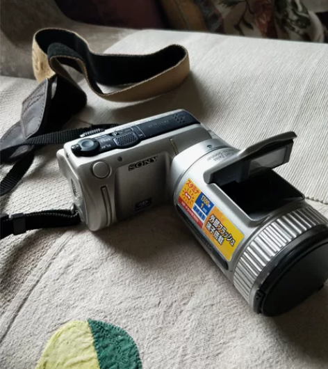 SONY DSC-F505V数码相机，十倍...