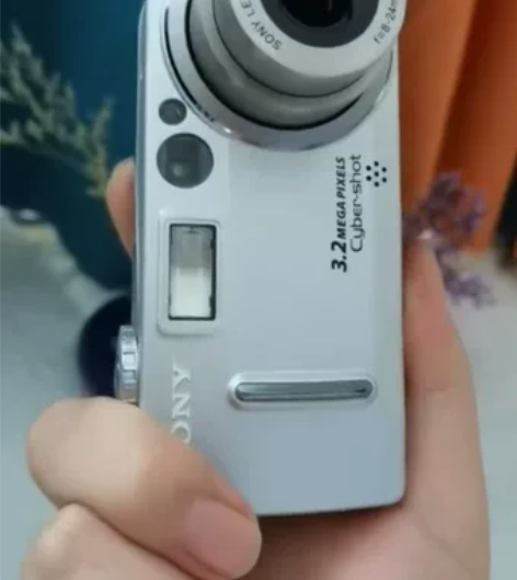 索尼p7，320万像素，复古画质，功能正常...