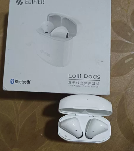 漫步者耳机,耳机电池不是很好,只能听一个小...