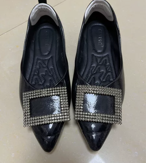 黑色单鞋/实体店逛街买的/36码/我穿着有...