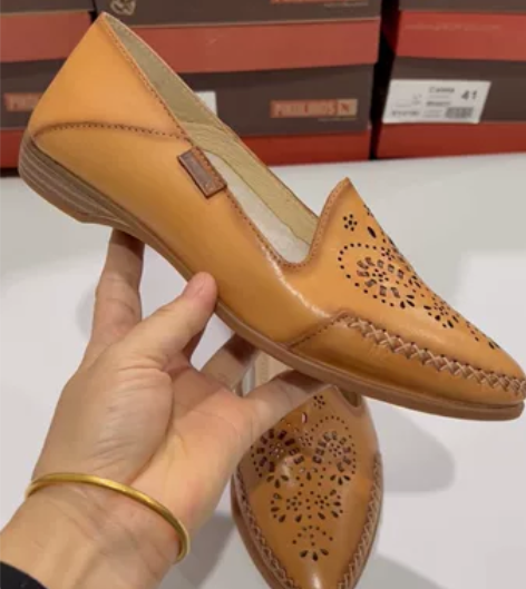 派高雁尾货单鞋。里外全皮，脚感特别软。棕色...