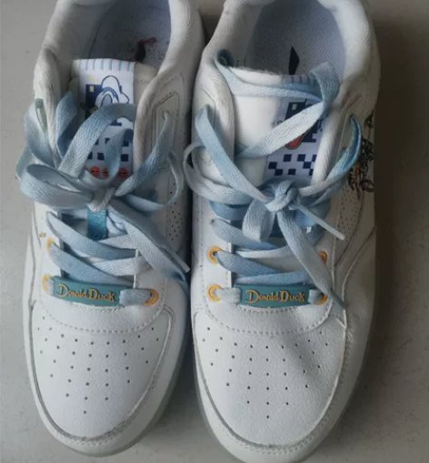 李宁真皮板鞋,全新43码 感兴趣的话点“我...