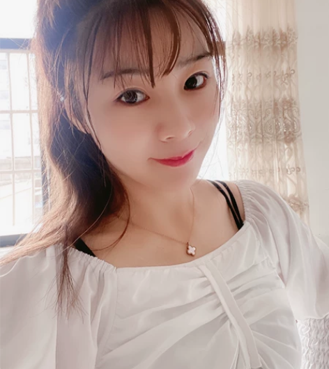 白色上衣外穿打底都很漂亮，仙仙的又显瘦，穿...