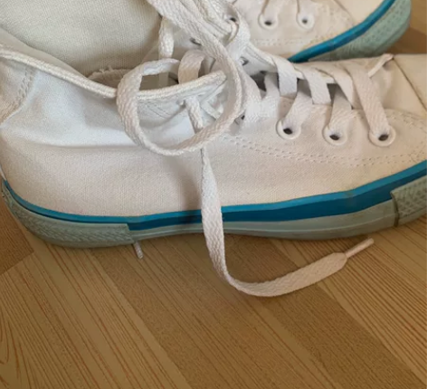 匡威的鞋子出 线下门店买的 清洗后寄出