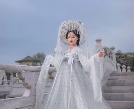 都城南庄   暮流萤M码一套上衣+齐胸 感...