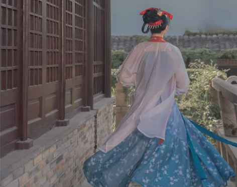 【出】五五年 梨花 宋制汉服 三件套:吊带...