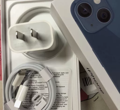 个人闲置转让苹果12 13充电器20W快充...