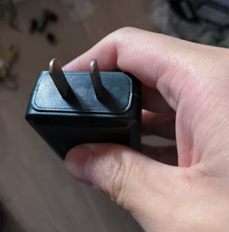 闲置充电头,5v 2.5a 感兴趣的话点“...