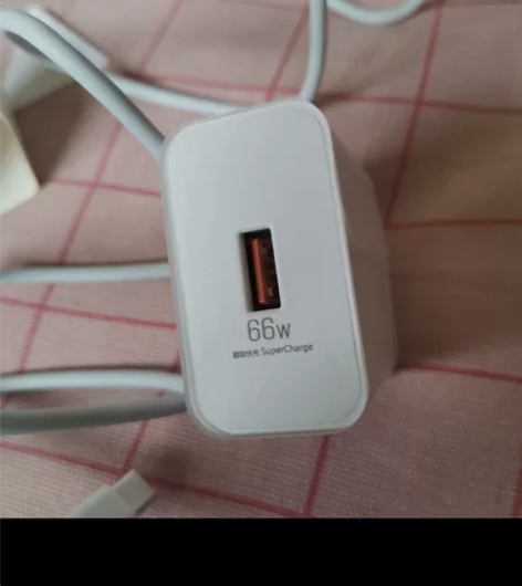 超级快充头 买一送一寄两个充电头头 感兴趣...