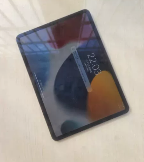 出自用深空色ipad 2020pro256...