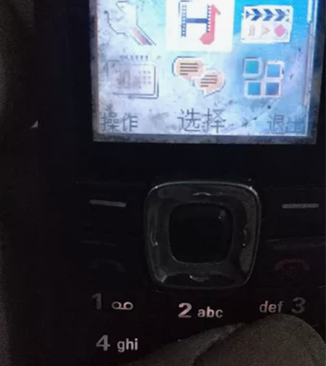 诺基亚2610，电池无电，成色一般，功能正...