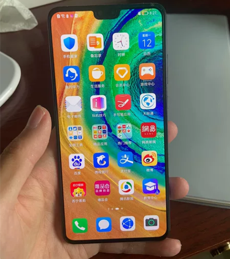 华为mate30（5G）8256就屏幕右上...