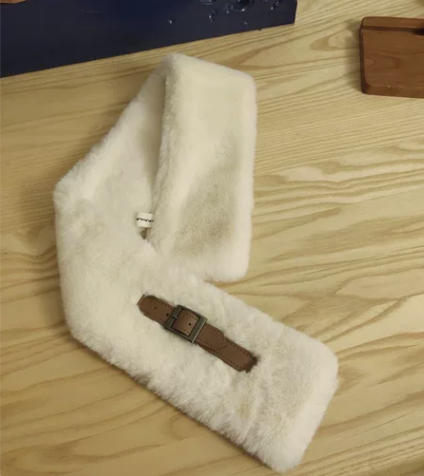 白色绒毛小围巾围脖，长84cm 感兴趣的话...