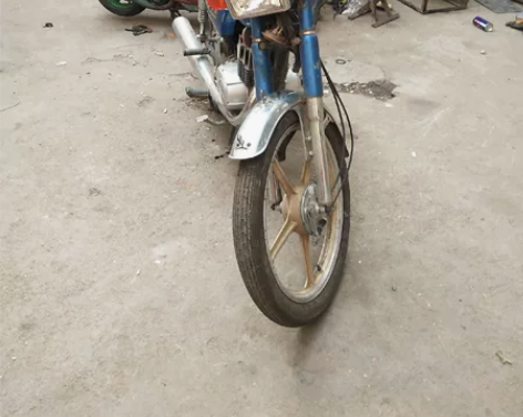 豪爵AX100摩托车，97年的，正常使用痕...