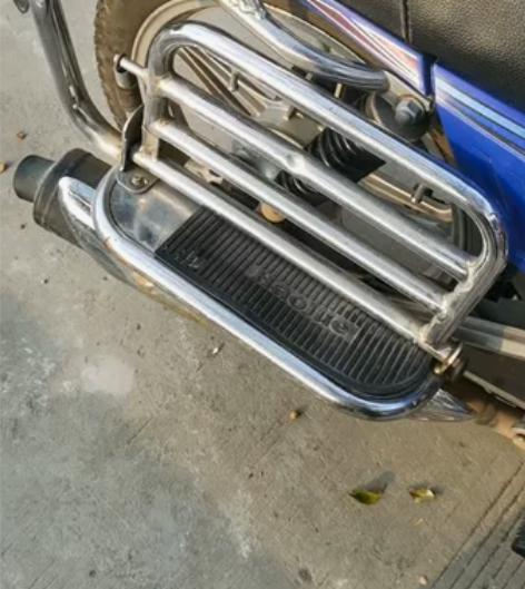 豪爵150Cc摩托车，八成新。准新车，发动...