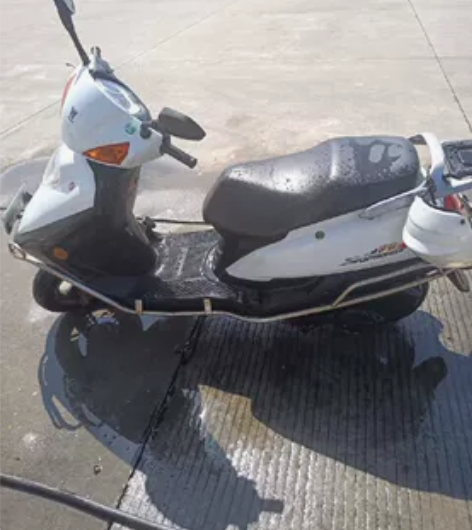 豪爵踏板摩托，排量125CC.全车无任何问...