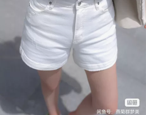 MiniBrand（品牌）牛仔短裤，腰部有...