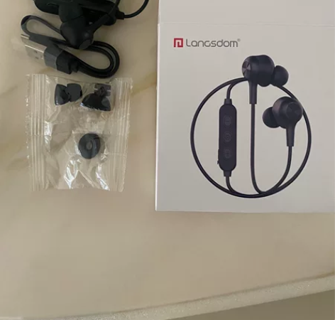 京东商城的购入的蓝牙耳机兰士顿全新未使用，...