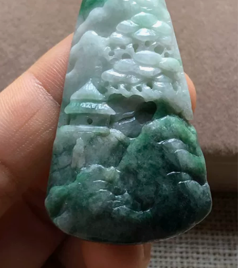 翡翠A货玉石玉雕文玩 山水玉牌挂件吊坠 润...