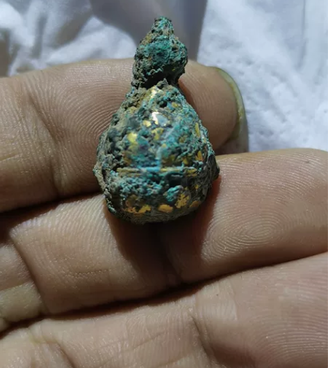 唐鎏金葫芦形莲花纹工艺挂件 感兴趣的话点“...