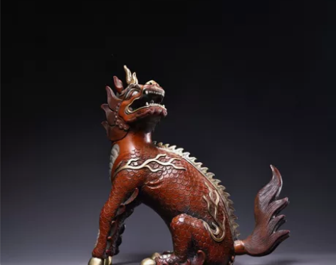 珍品旧藏纯铜鎏金鎏银财回头麒麟兽 品相保存...