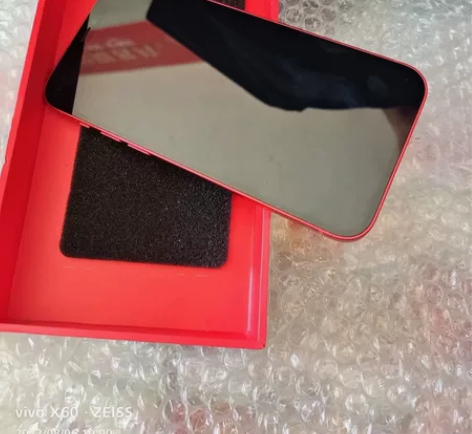 iPhone 12 国行红色256G，自用...