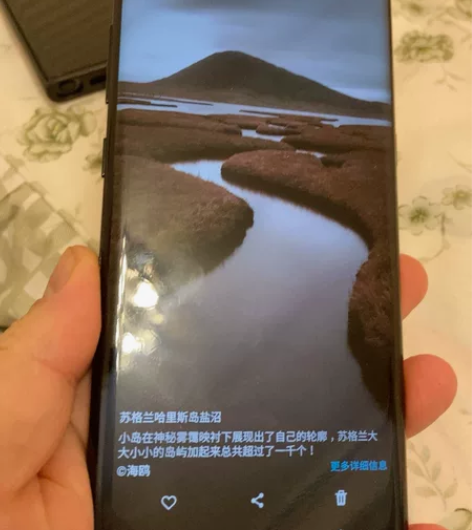 后盖摄像头屏幕碎了，当配件卖。其中，三星n...