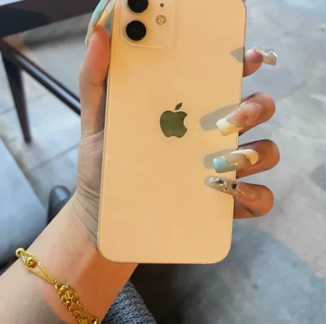 苹果12白色 纯原装无拆无修，成色99新，...