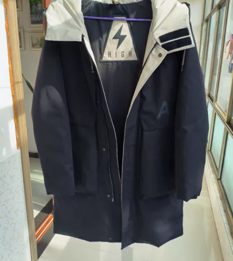 出一件全新男士L码中长款羽绒服 质量版型超...