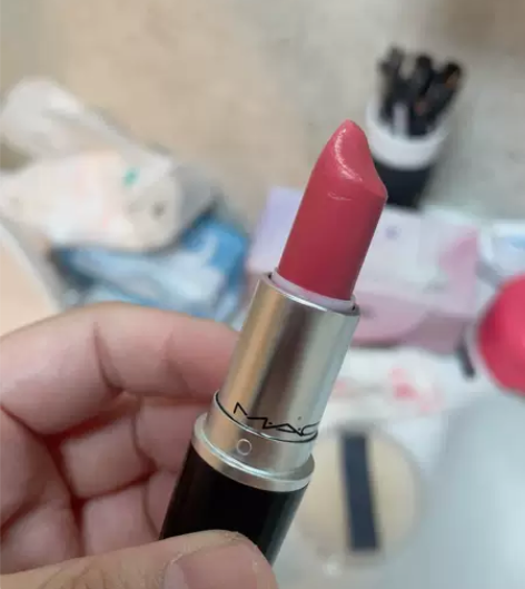 MAC 口红 see sheer用量如图，...