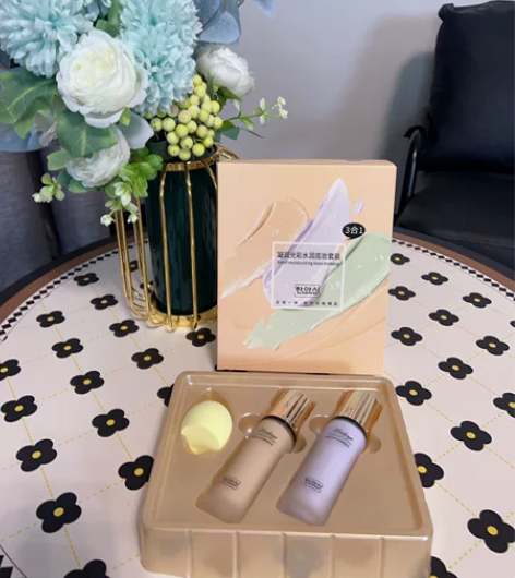 隔离粉底套装 全新 未使用 感兴趣的话点“...