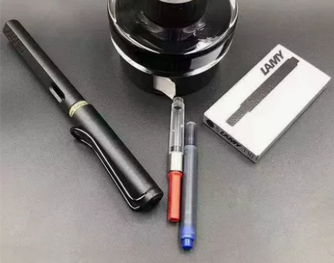 【捡漏】LAMY钢笔套装墨水墨囊高档礼盒父...