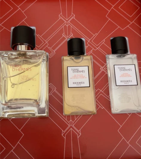 爱马仕香水 全新 闲置出售 保真 盒子有瑕...