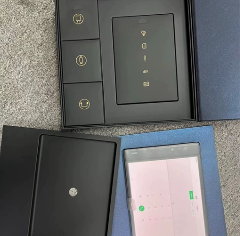 全新未拆封，柔宇一代6+128 高通骁龙8...