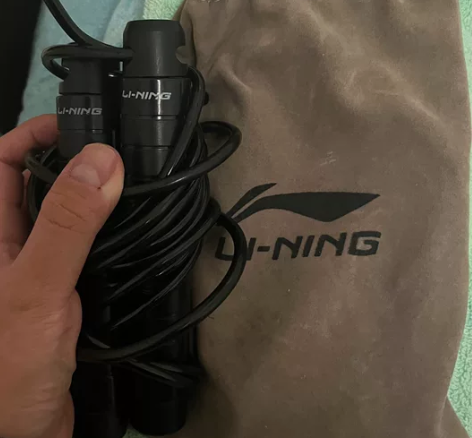 跳绳，买了半年基本没用过，送收纳袋 感兴趣...