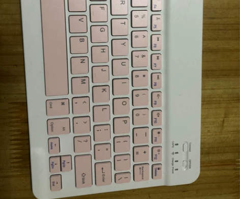 蓝牙无限键盘   全新！！  买来使用了3...