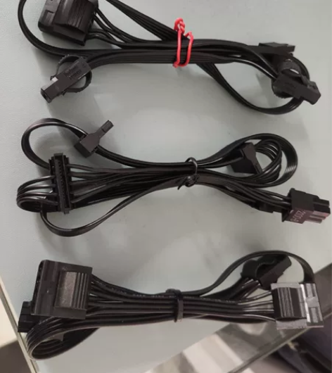 电脑电源模组线 一条硬盘线，两条大4pin...