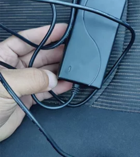 3A12v电脑屏幕电源线 刚入一个月 屏幕...