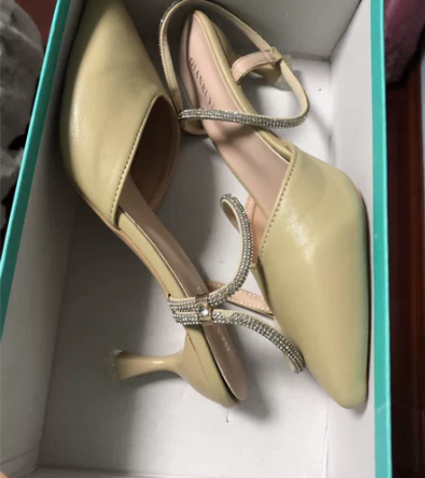 全新薄荷绿细跟单鞋，买来后怀孕了，就一次都...