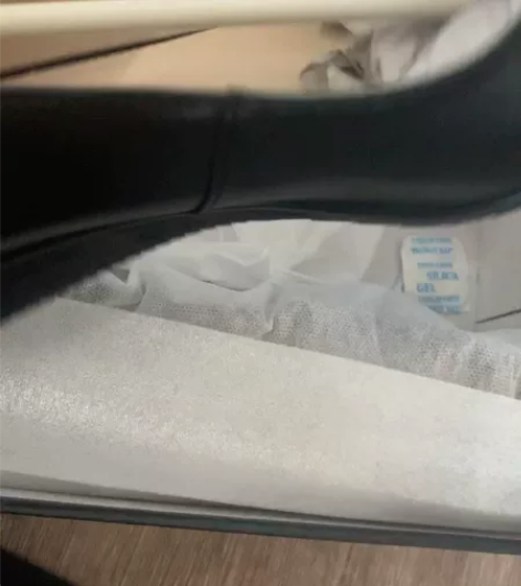 全新牛皮乘务员软底鞋，单位秋季新发。上海新...