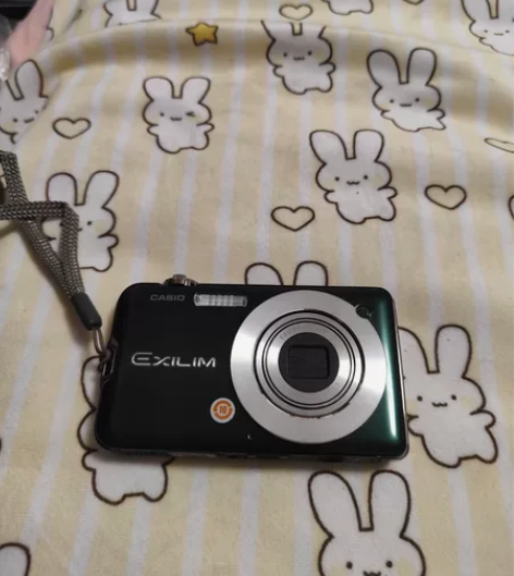 卡西欧ex-s12，1200万像素，3倍变...