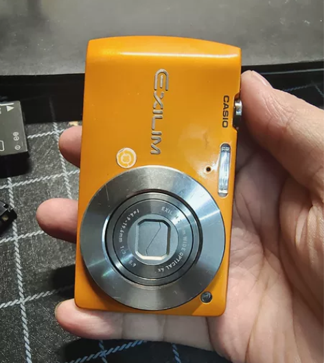 卡西欧s200配件机 成色不错,装电池有个...