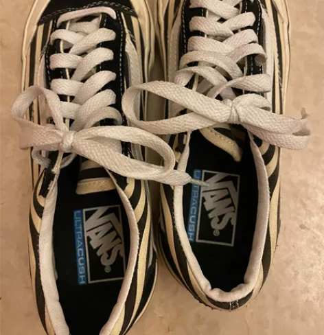 Vans 板鞋女款，38尺码。 感兴趣的话...
