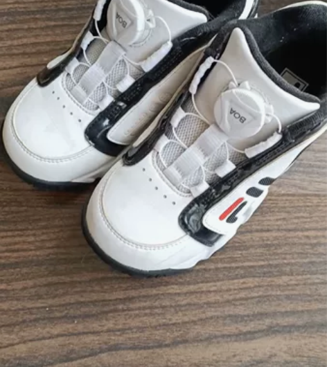 专柜正品斐乐童鞋尺12.5C，穿过几次，成...