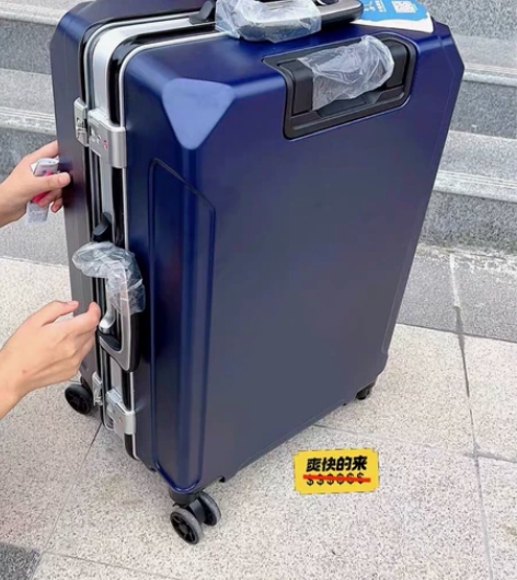 全新袋鼠行李箱旅行箱密码箱拉杆箱登机箱铝框...