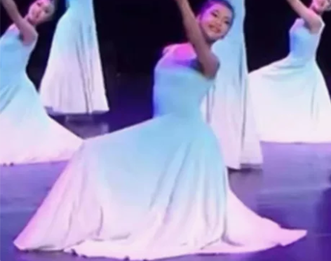 新款现代舞蹈服青春骊歌学院风群舞表演服古典...