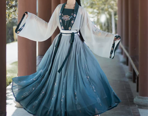 珍缕 三件套 上身全绣花下身印花 3.5米...