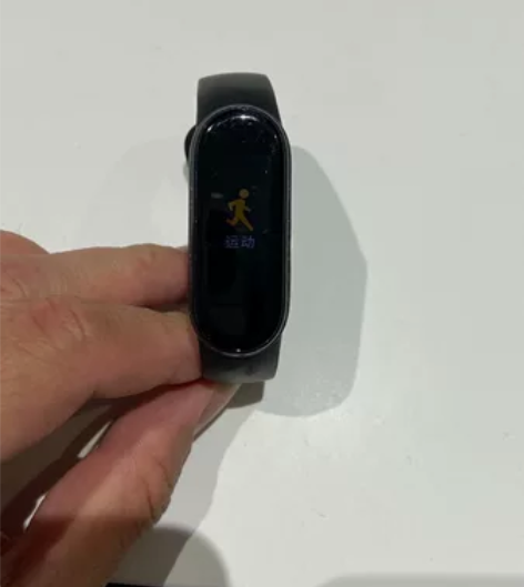 小米手环5，nfc版本 动态彩屏，屏幕没一...