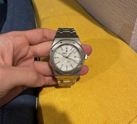 玩具手表，不具备品牌，西铁城机芯，每天误差...